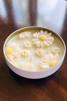 Plain Glossy daisy arrangement bowl candles, Speciality : Smokeless, Fine Finished, Attractive Pattern