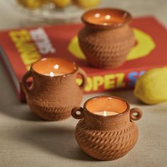 Glossy Paraffin Wax Scented Pot Terracotta Candles For Party, Lighting, Decoration