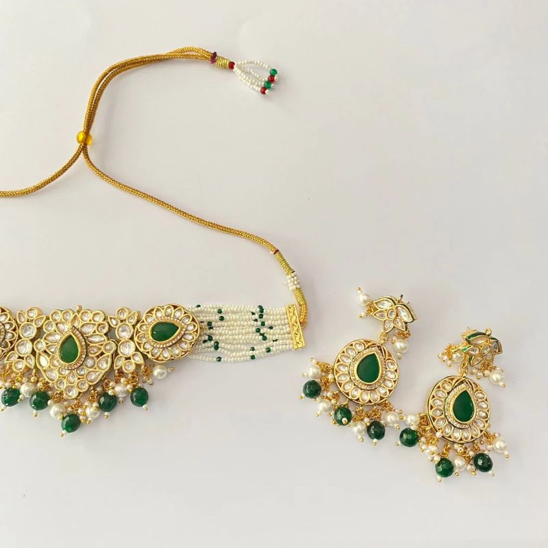 Gold Plated Emerald Necklace Set, Gender : Female