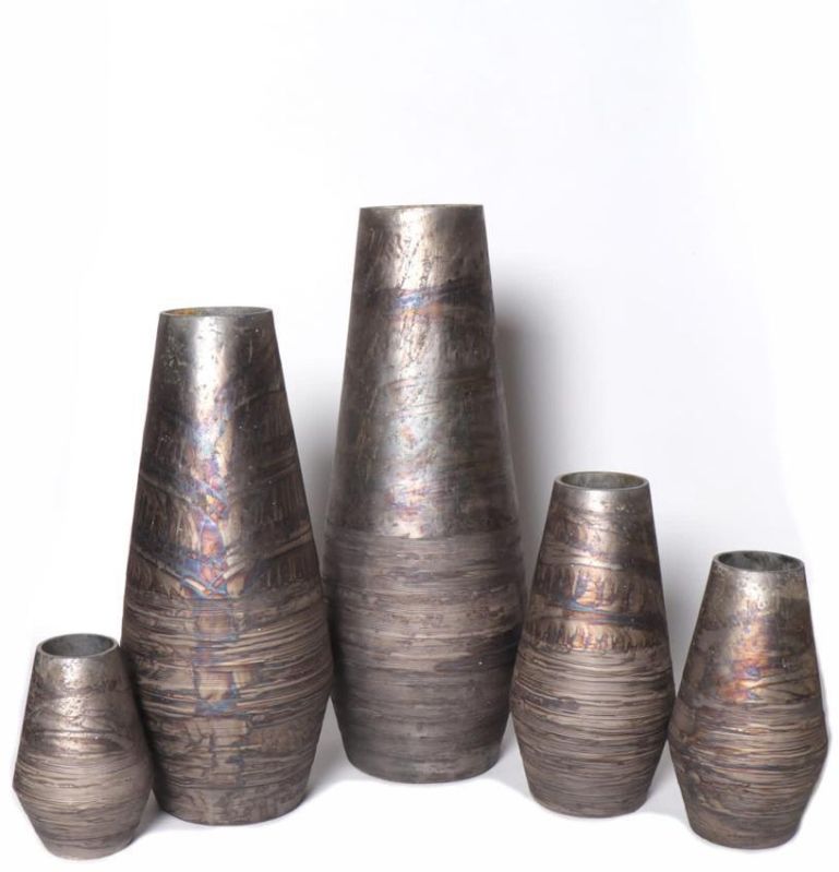Polished Plain Handicrafted Flower Vase, Shape : Round Shaped