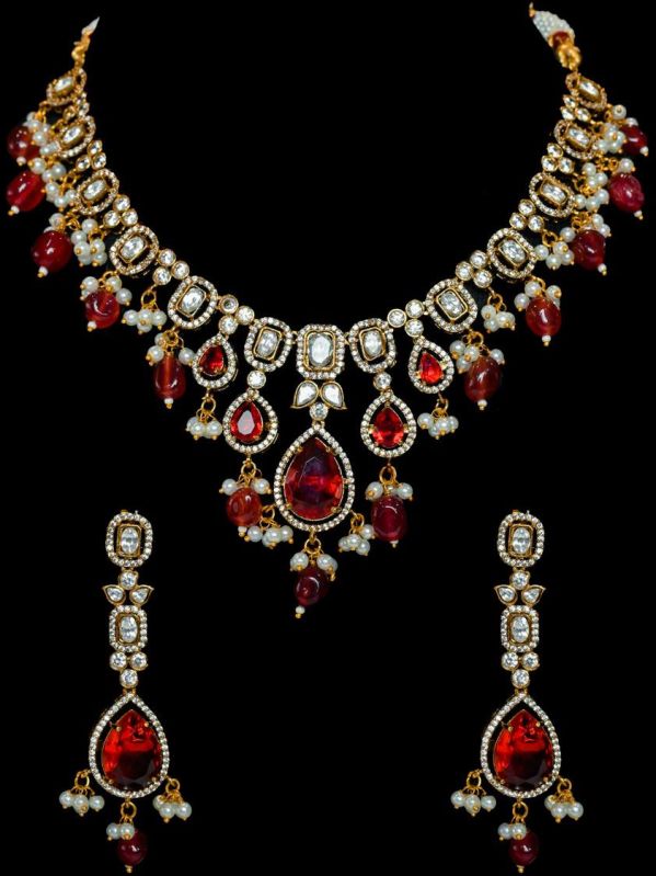 Fancy Necklace Set With Long Earrings