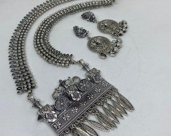 Ladies Fancy Heavy Pendent Necklace