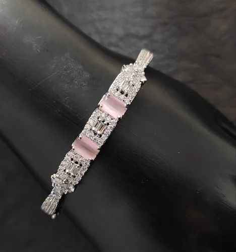 Polished Ladies Diamond Bracelet, Packaging Type : Velvet Box