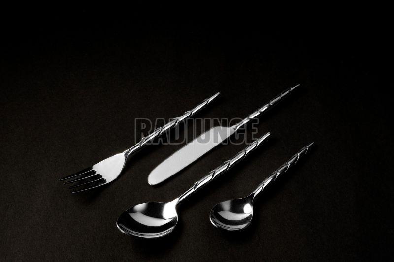 1046 Stainless Steel Dining Ribbed Model Cutlery Set Of 4 Pcs