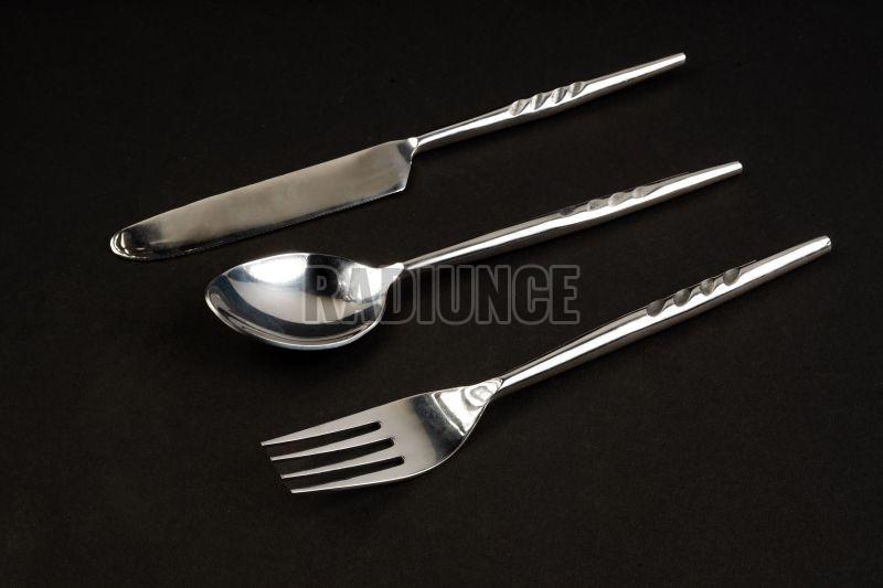 1049 Stainless Steel Designer Cutlery Set Of 4 Pcs