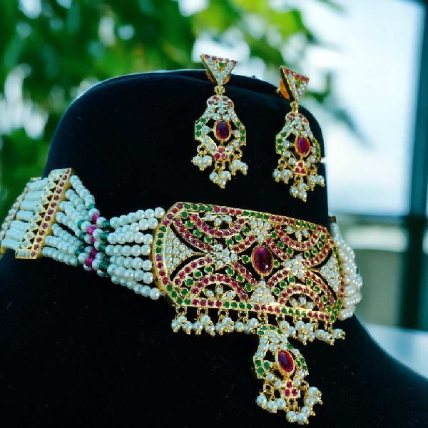 Mannat Glintara's Udaipur Utopia Chokar Set