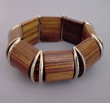 Ladies Metal and Wood Stretchable Bracelet