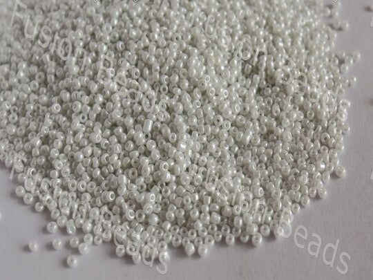 Opaque Luster White Round Rocailles Seed Beads