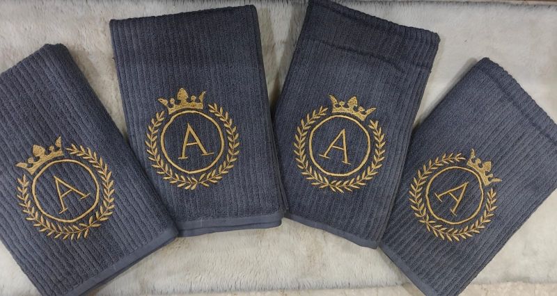 Premium Monogram Laurel Towel Set