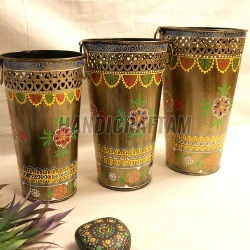 Decorative Wrought Iron Planter Standard, Packaging Type : Box