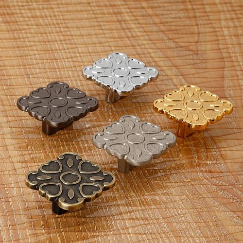 Metal Antique Brass Fancy Square Door Knob, Brand Name : Akon