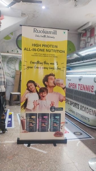 Roll Up Standee, Packaging Type : Carrying Case Included