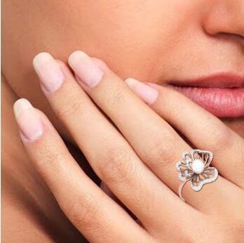 Rose Gold Pearl Ring