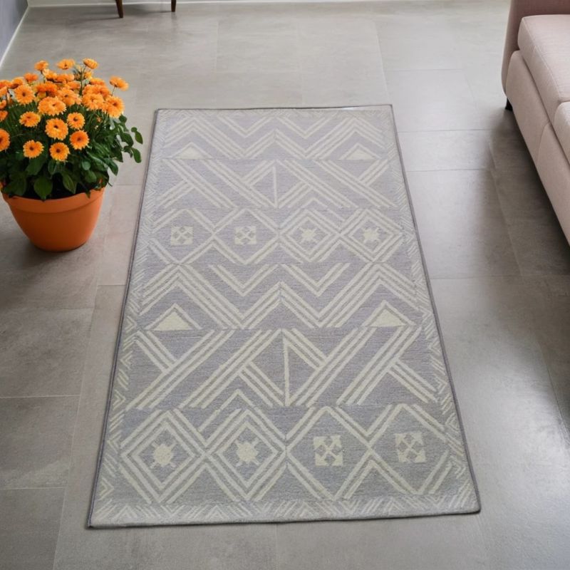 Geometric Woolen Hand Tufted Area Rug