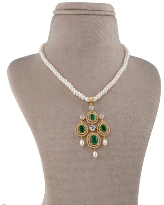 Four Elements Women Pearl Necklace And Earring Set