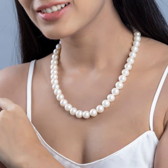 White Beauty Women Pearl Necklace