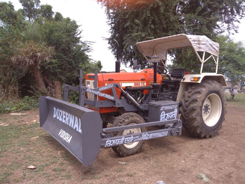 SWARAJ Tractor Front End Dozer