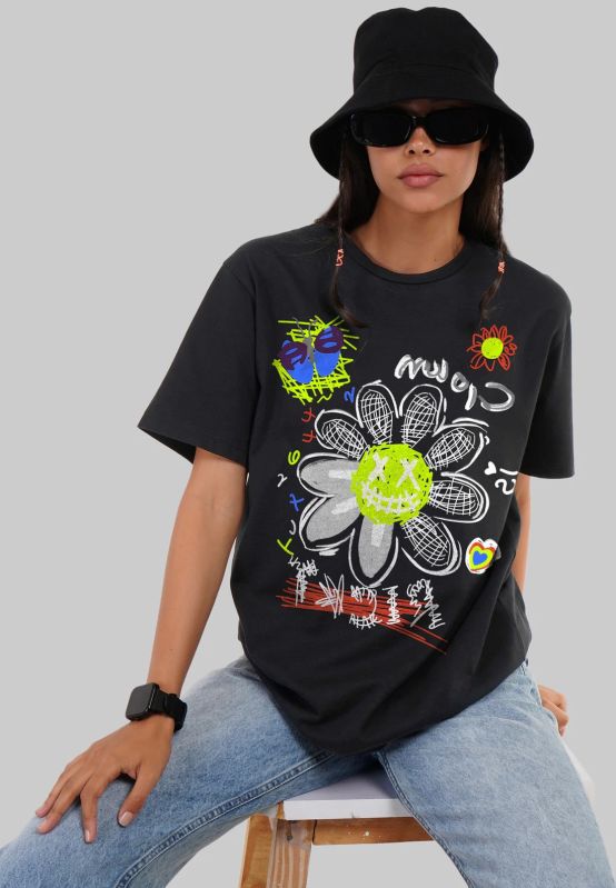 Chalk Flower Black Boyfriend Fit T-Shirt Women