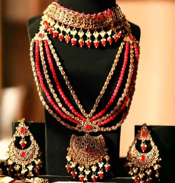 Mannat Glintara Women Kundan Jewellery Set for Wedding