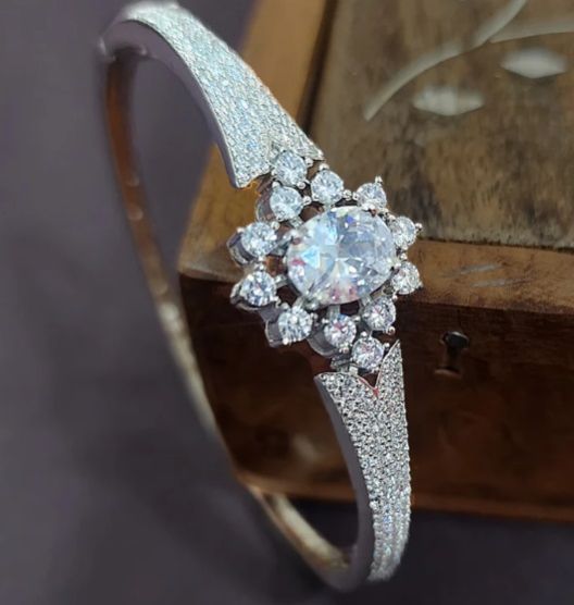 Women Daisy Bouquet Diamond Golden White AD Bracelet