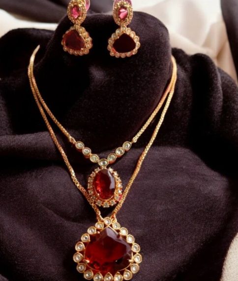 Women MG Fancy Ruby Layer Pendant Set