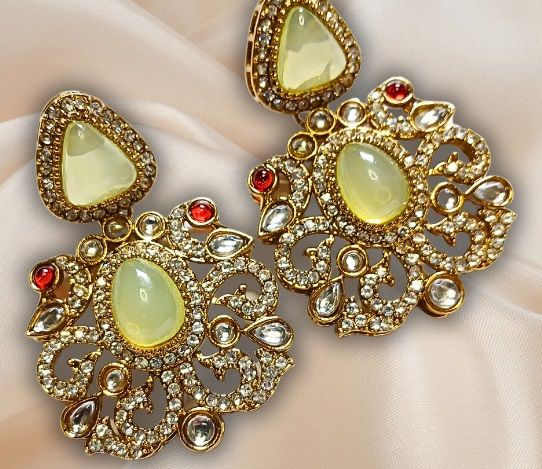 Women Noor-E-Hayat Chandbali Earrings