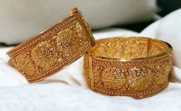 Women Timeless Treasures Bangles