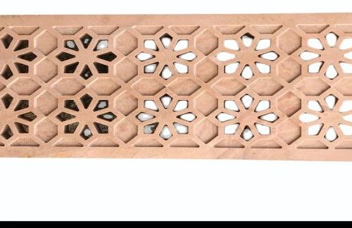 5 Feet Rectangular Sandstone Jali for Window, Construction