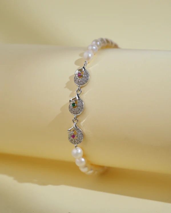 Women Pretty White 1 lLine Pearl Bracelet