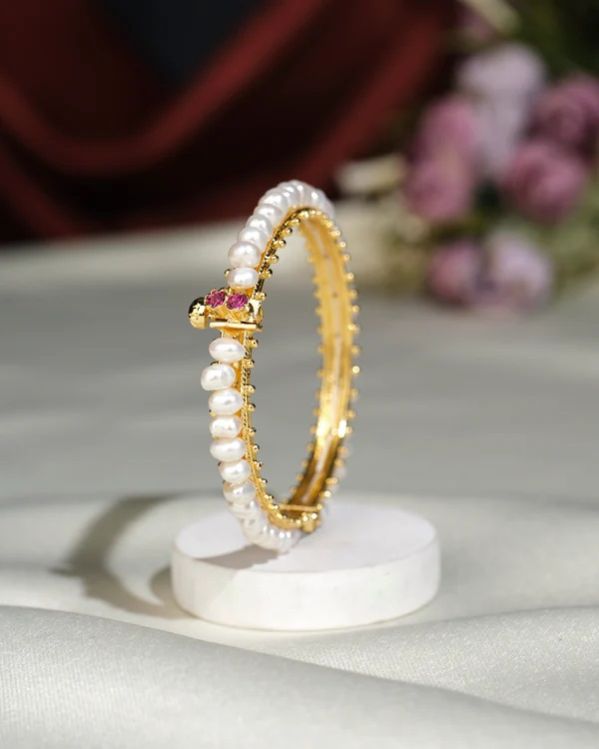 Women Simple Pearl Bangle