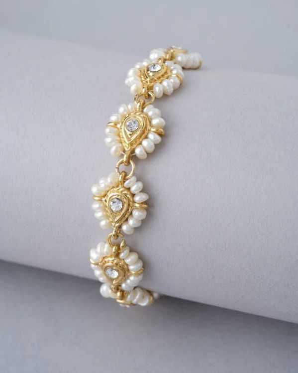 Women Traditional Pearl Bracelet