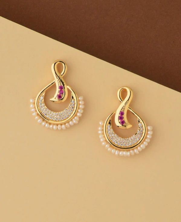 Women Traditional Pearl Hanging Earring