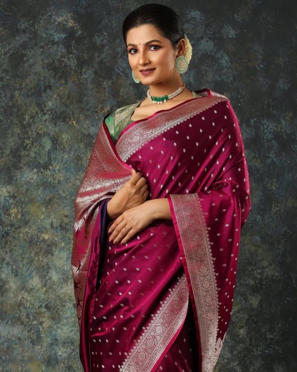 Magenta Woven Fancy Blended Banarasi Satin Silk Saree