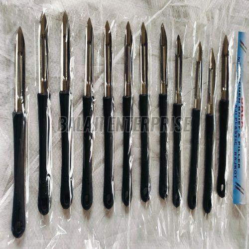 6 Inches Black Potato Peeler