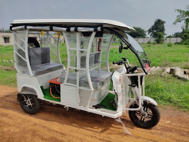 Battery Operated E Rickshaw