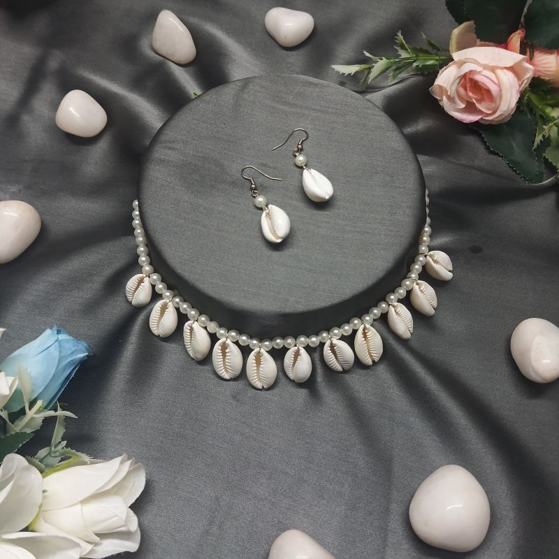 Natural Cowrie Shell Choker Jewelry Set