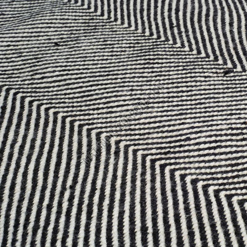 Woolen Rectangular Home Flat Weave Rug