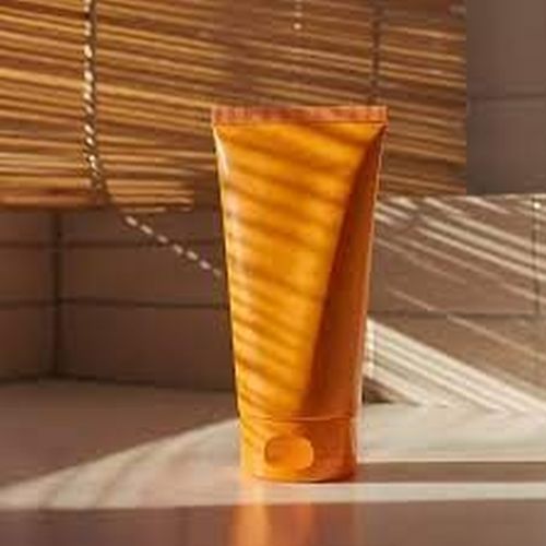 SPF 40 Lightweight Gel Sunscreen, Packaging Size : 50g