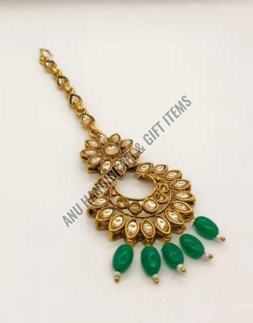 Green Pearl Maang Tikka