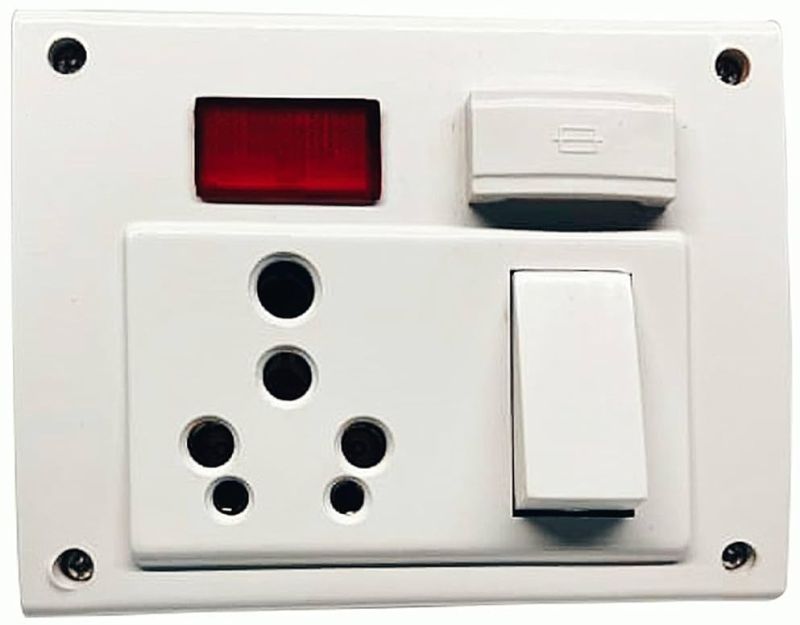 SU-022 6 16A 5in-one Combined Switch