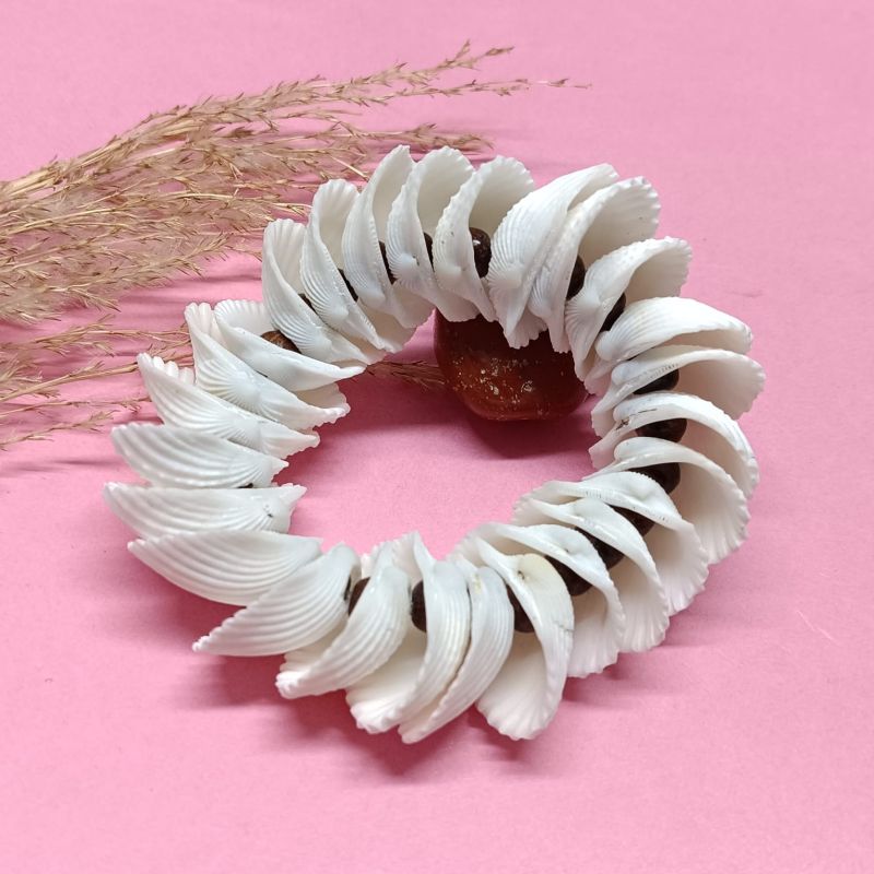 Natural White Seashell Beaded Bracelet