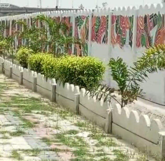 9 Feet RCC Compound Wall