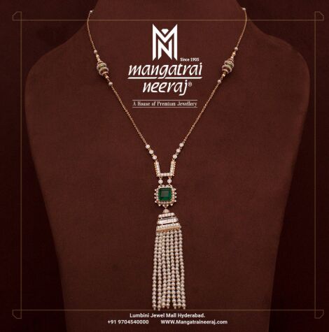 Gold Diamond Pendant Set Modern, Traditional