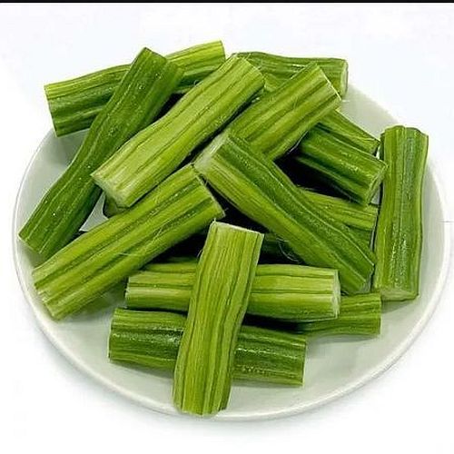 B Grade Green Drumstick, Packaging Size : 25-50kg Gunny Bag