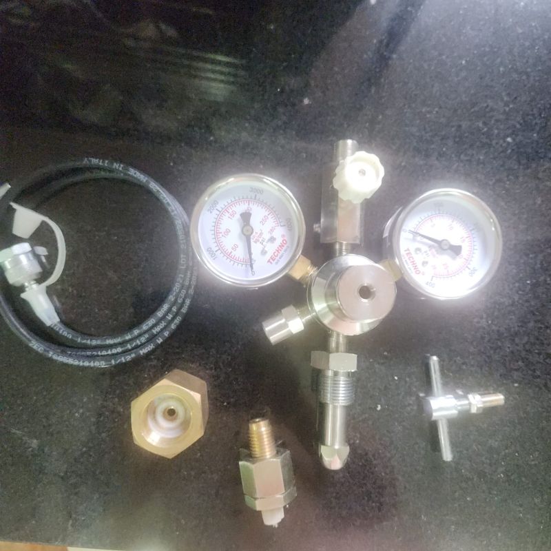 Oxygen Pressure Regulator