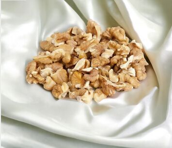 Walnut Kernels Quarters Quartered