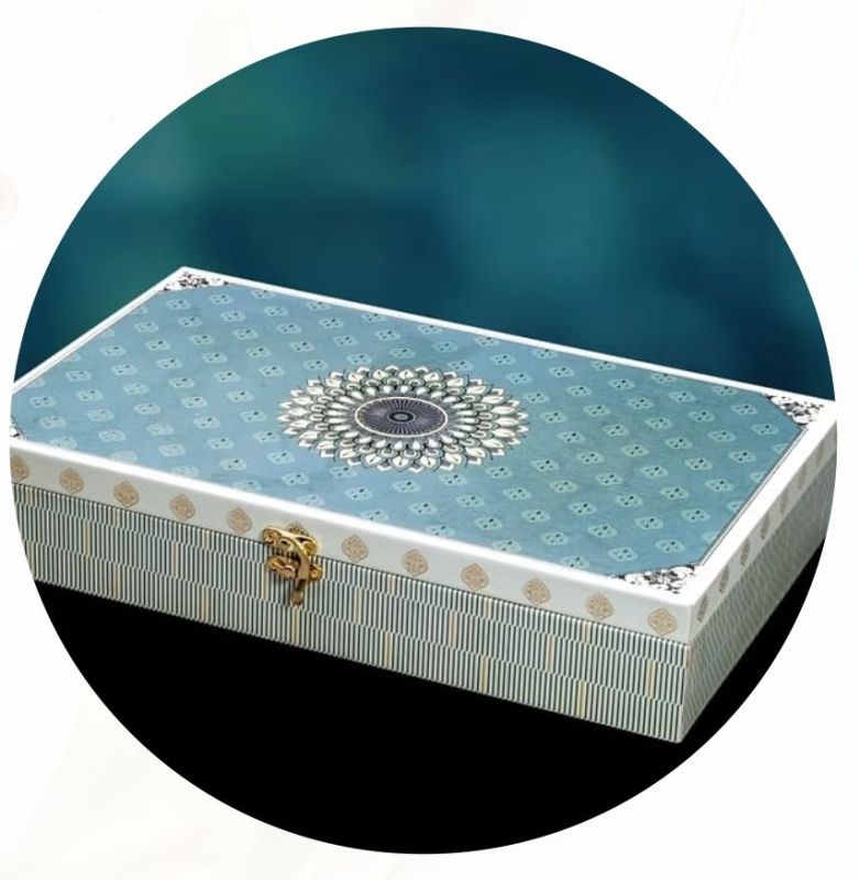 Royal Courtyard Gift Box