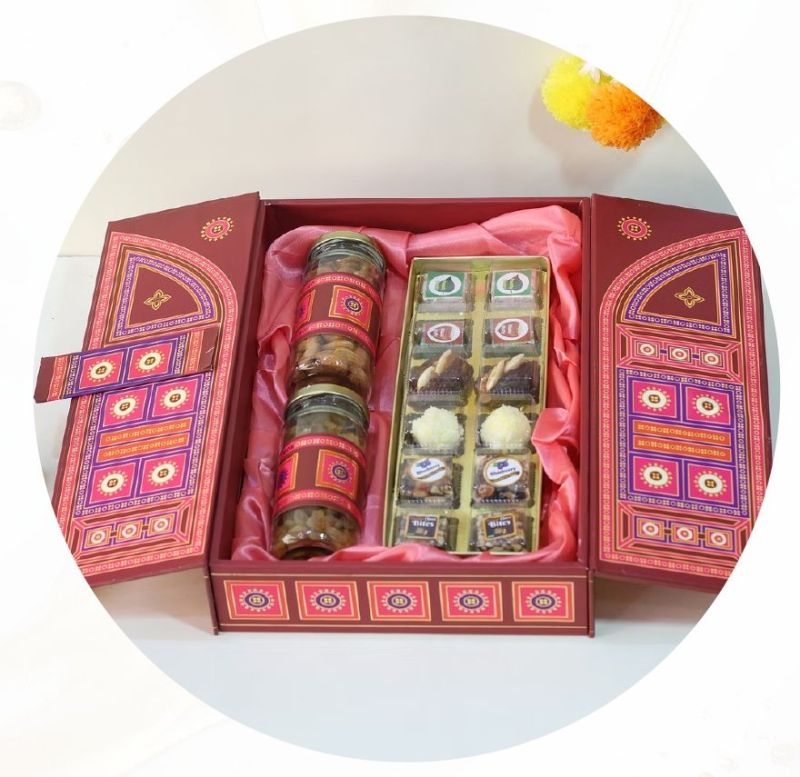 Royal Gateway Gift Box