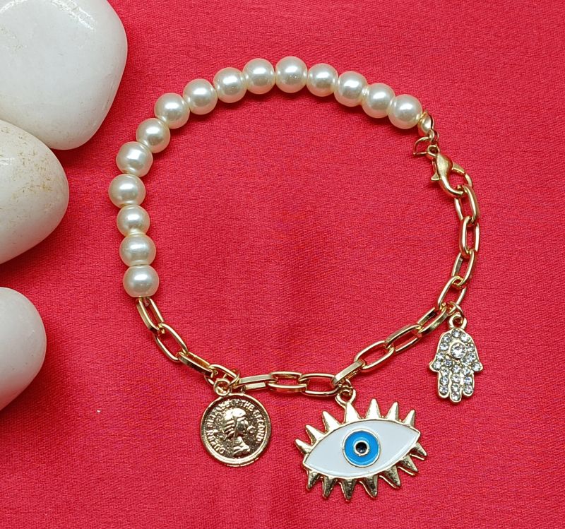 Pearl &AMP;AMP; Gold Chain Bracelet