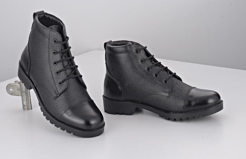 Metrogue Rubber Molded Dms Shoes, Color : Black